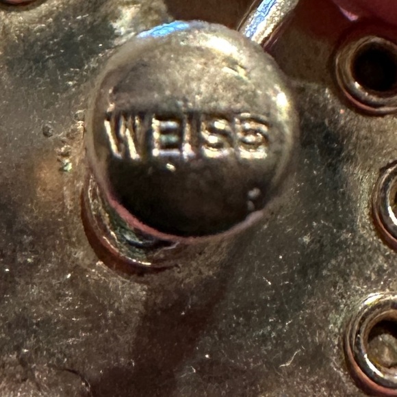 Vintage WEISS Stamped Earrings - Picture 3 of 3